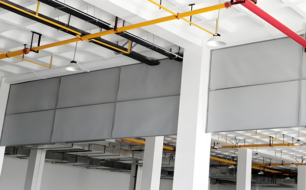 商场防烟分区常闭节点：渭城挡烟垂壁高度与控制器接线图解